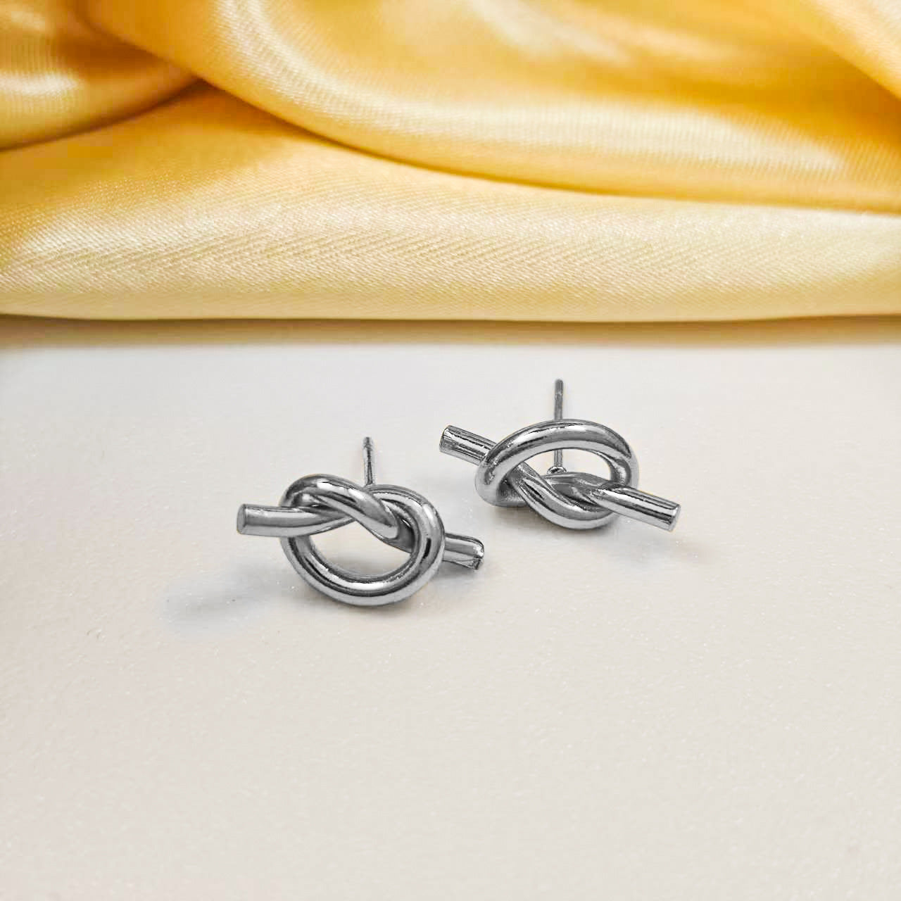 Wholesale Trendy Love Knot Earrings Titanium Steel Fashion Jewelry Accessory for Women