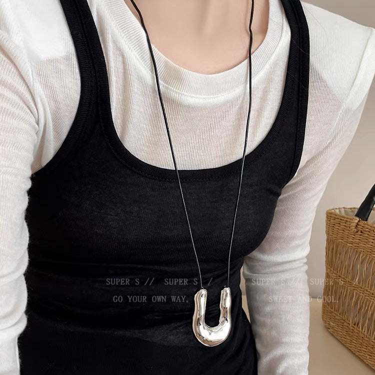 Wholesale U-Shaped Metal Horseshoe Necklace