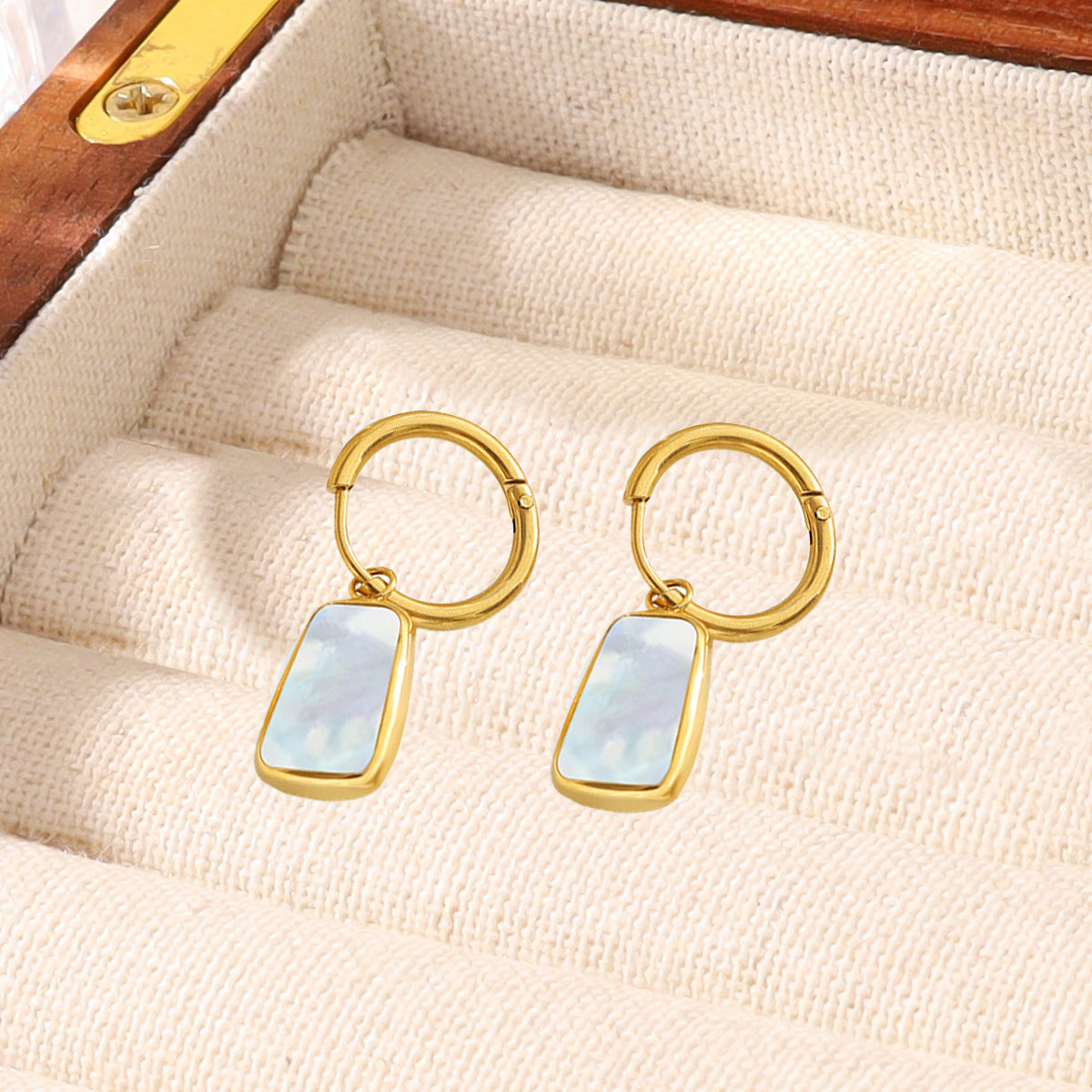 Wholesale  round love geometric quadrilateral titanium steel 18 metal earrings