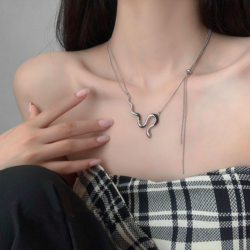 Wholesale Titanium Steel Minimalist Serpentine Double-layer Choker Necklace