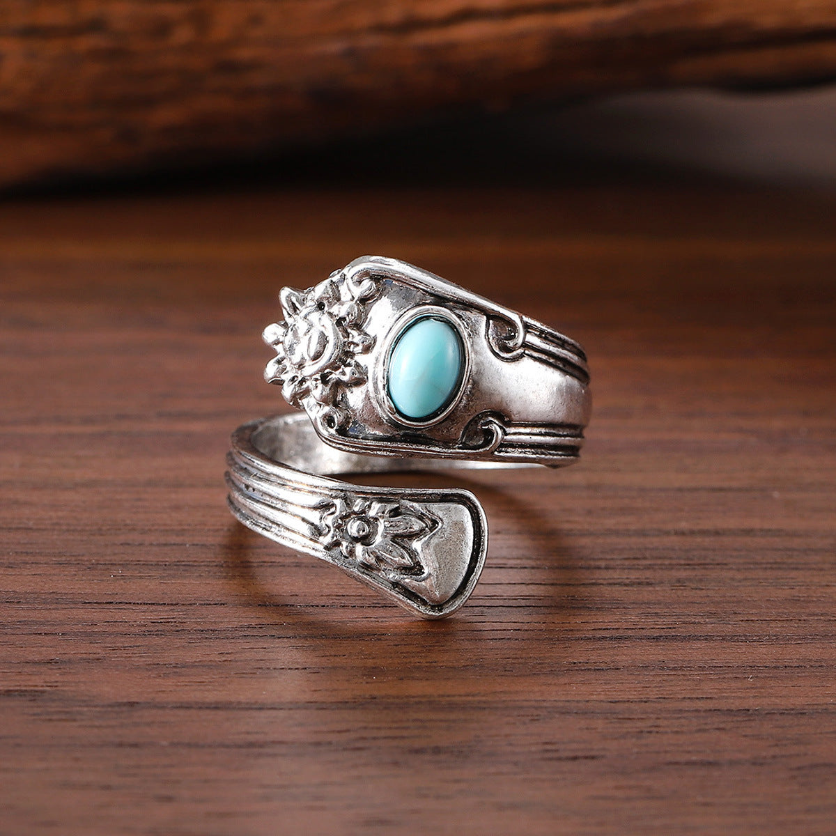 Wholesale Retro Bohemian Turquoise Carved Floral Open Adjustable Ring Antique Silver Zinc Alloy Unisex Fashion Accessory For Boutique Resale
