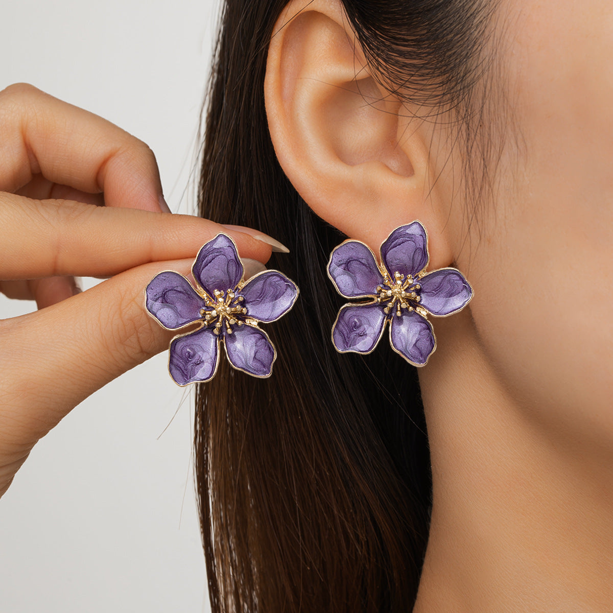 Wholesale Alloy Oil-Dropping Three-Dimensional Flower Earrings