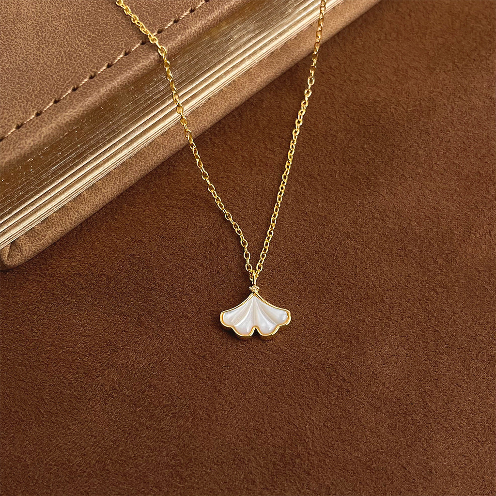 Wholesale Luxury Mother-of-Pearl Necklace for Women,  Fashionable Zirconia Clavicle Chain,  High-End Sweater Chain