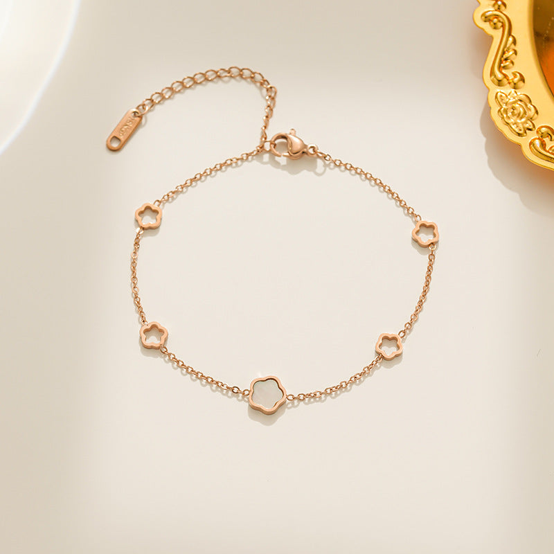 Wholesale Titanium Steel Fashion White Shell Small Flower Bracelet ACC-BT-KuCai008