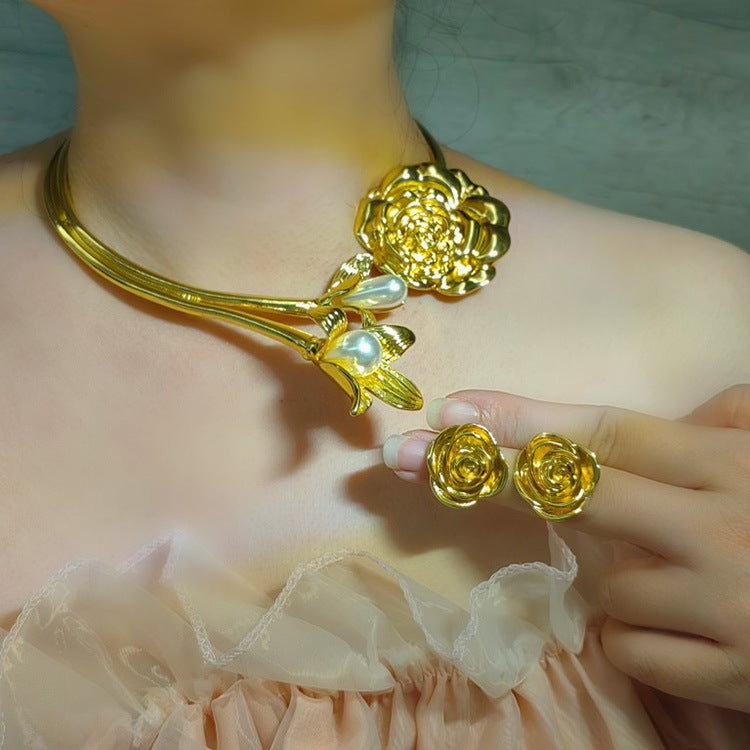 Wholesale Exaggerated Three-dimensional Pearl Flower Camellia Necklaces