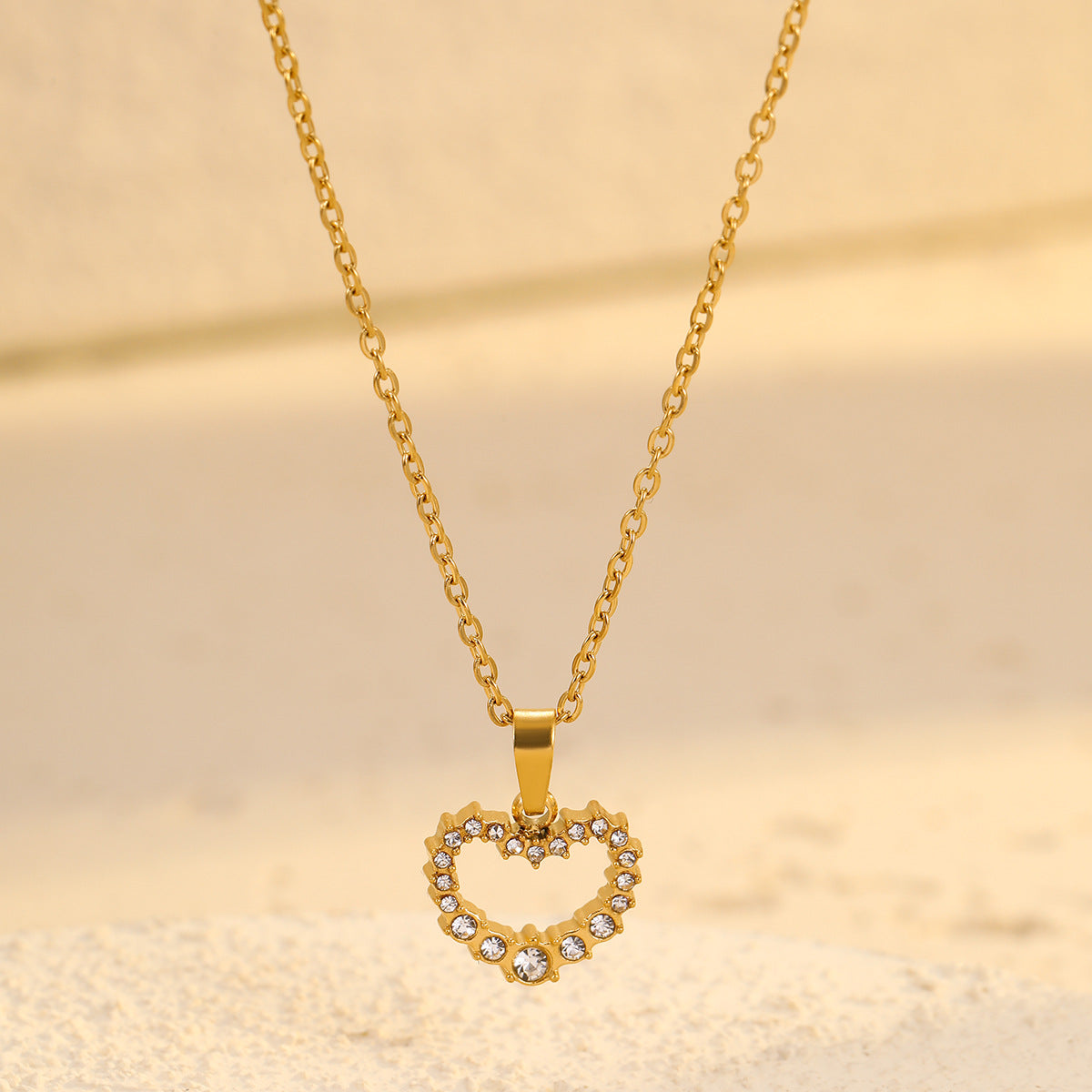 Wholesale Stainless steel heart necklace plated with 18k gold