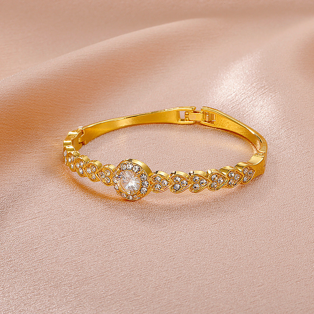 Wholesale Gold Love Heart Rhinestone Bracelet Vintage Style Fashion Jewelry Accessory Gift