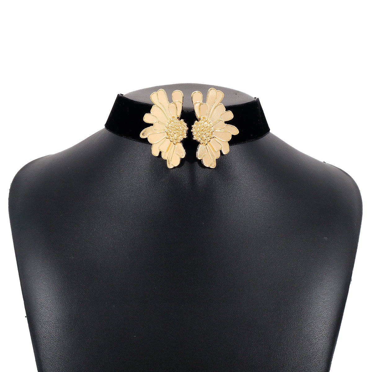 Wholesale Niche Retro Flower Necklace Flocking Cloth Oil Dropping Necklace