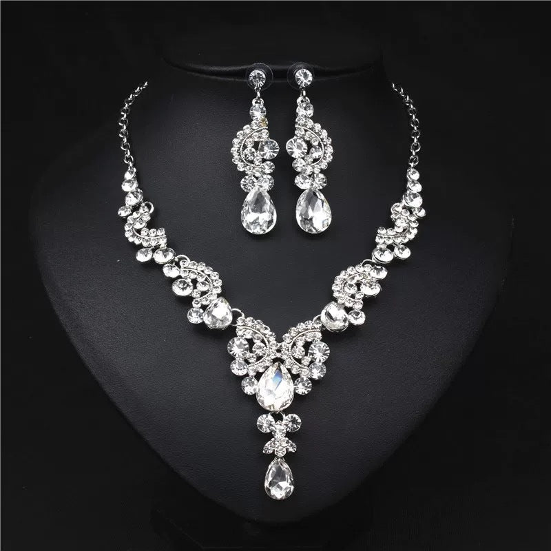 Wholesale Retro Rhinestone Bridal Necklace Set - Alloy Electroplated Jewelry Accessory