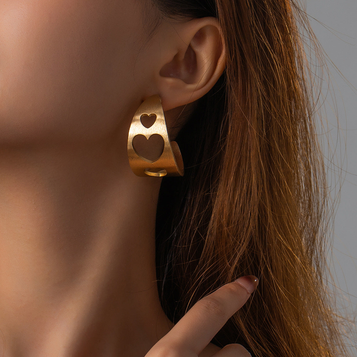 Wholesale five-pointed star gold earrings