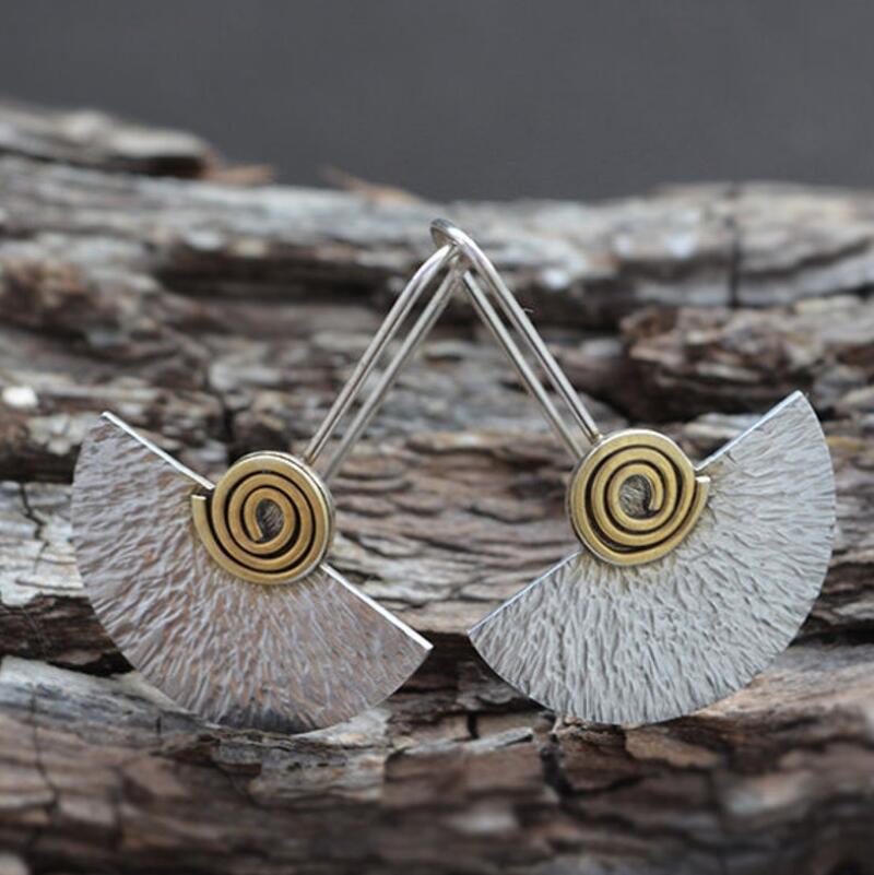 Wholesale Stylish Spiral Semi-Circle Alloy Earrings for Women,  Silver Finish,  Trendy Jewelry Accessory for Boutique Resale
