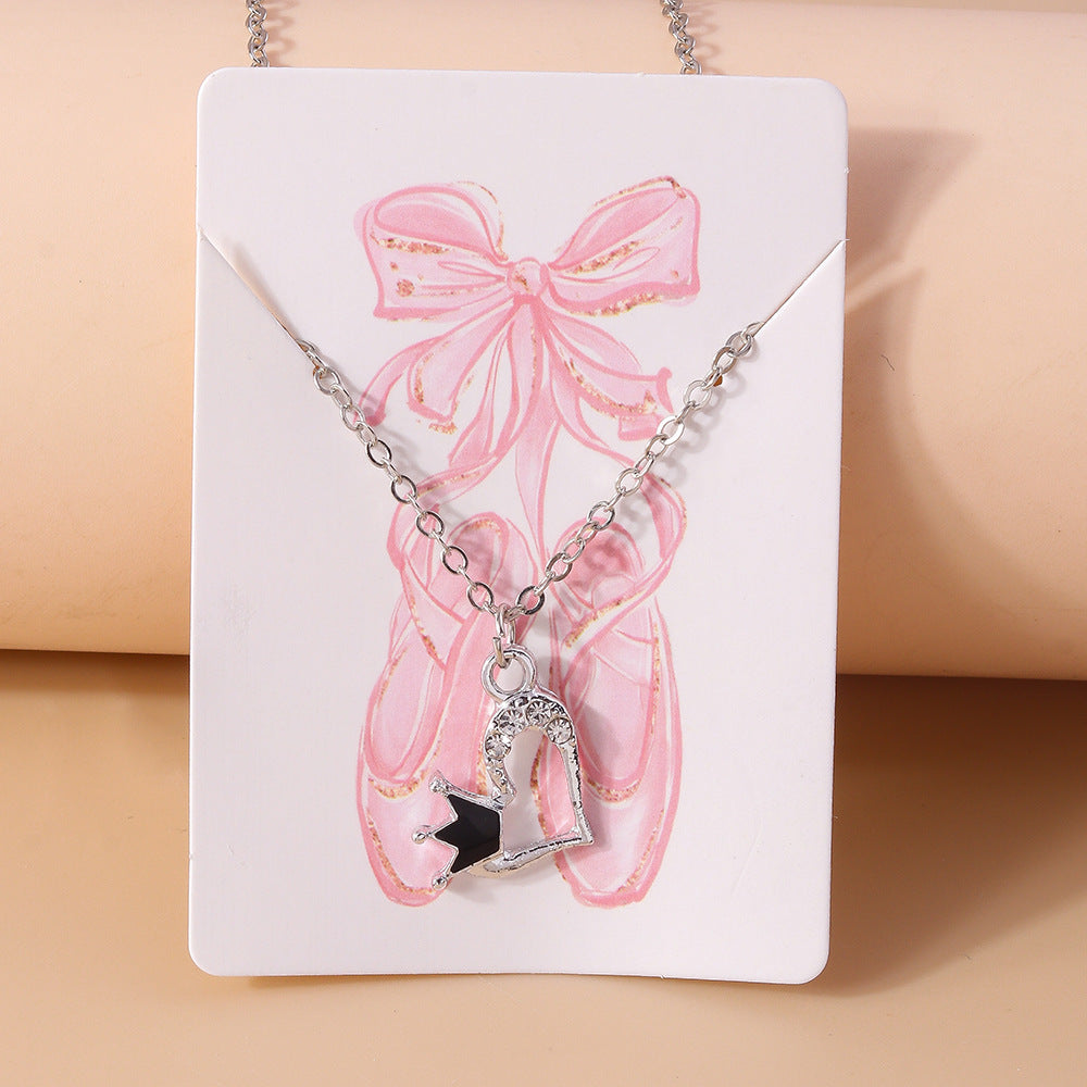 Wholesale Valentine's Day heart-shaped peach clavicle chain crown hollow love necklace
