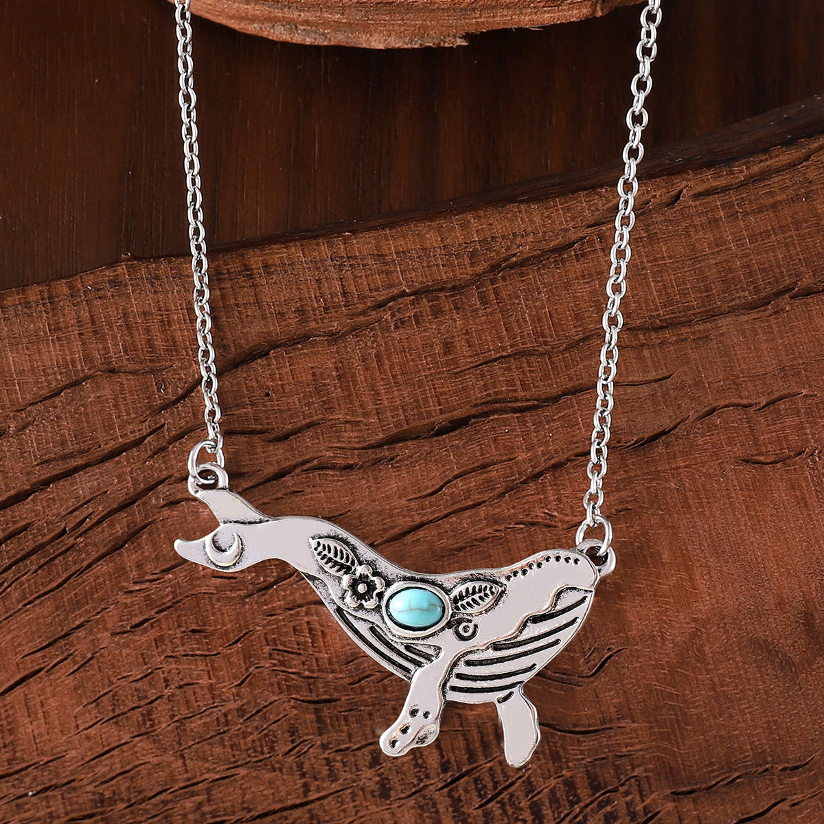 Wholesale Electroplated Zinc Alloy Retro Whale Pendant Necklace Bohemian Fashion Accessory Gift