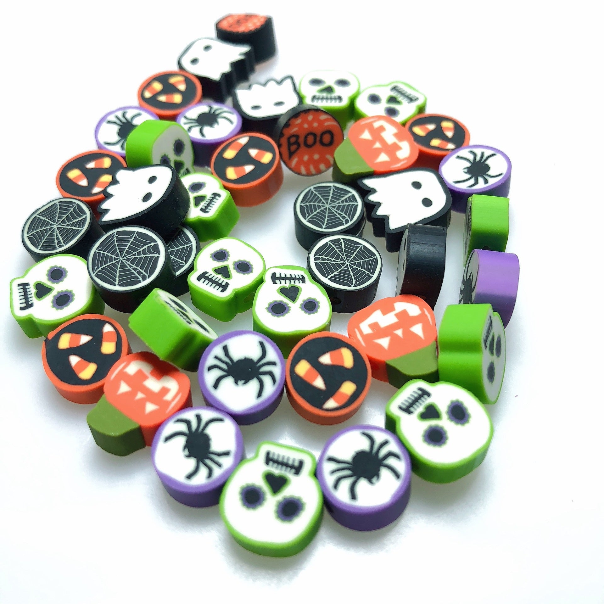 Wholesale  soft  funny expression skull loose beads