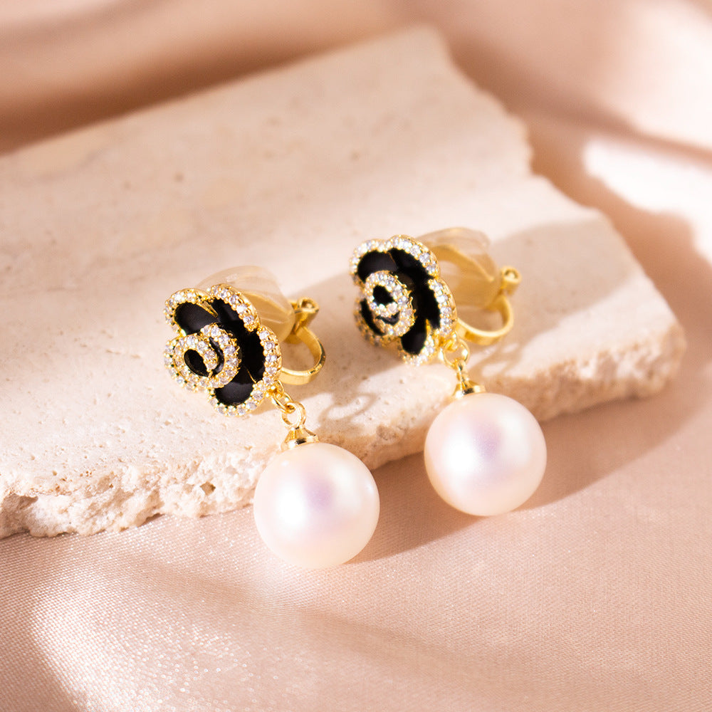 Wholesale Black Camellia Pearl Triangle Ear Clip Retro Light Luxury  Earrings