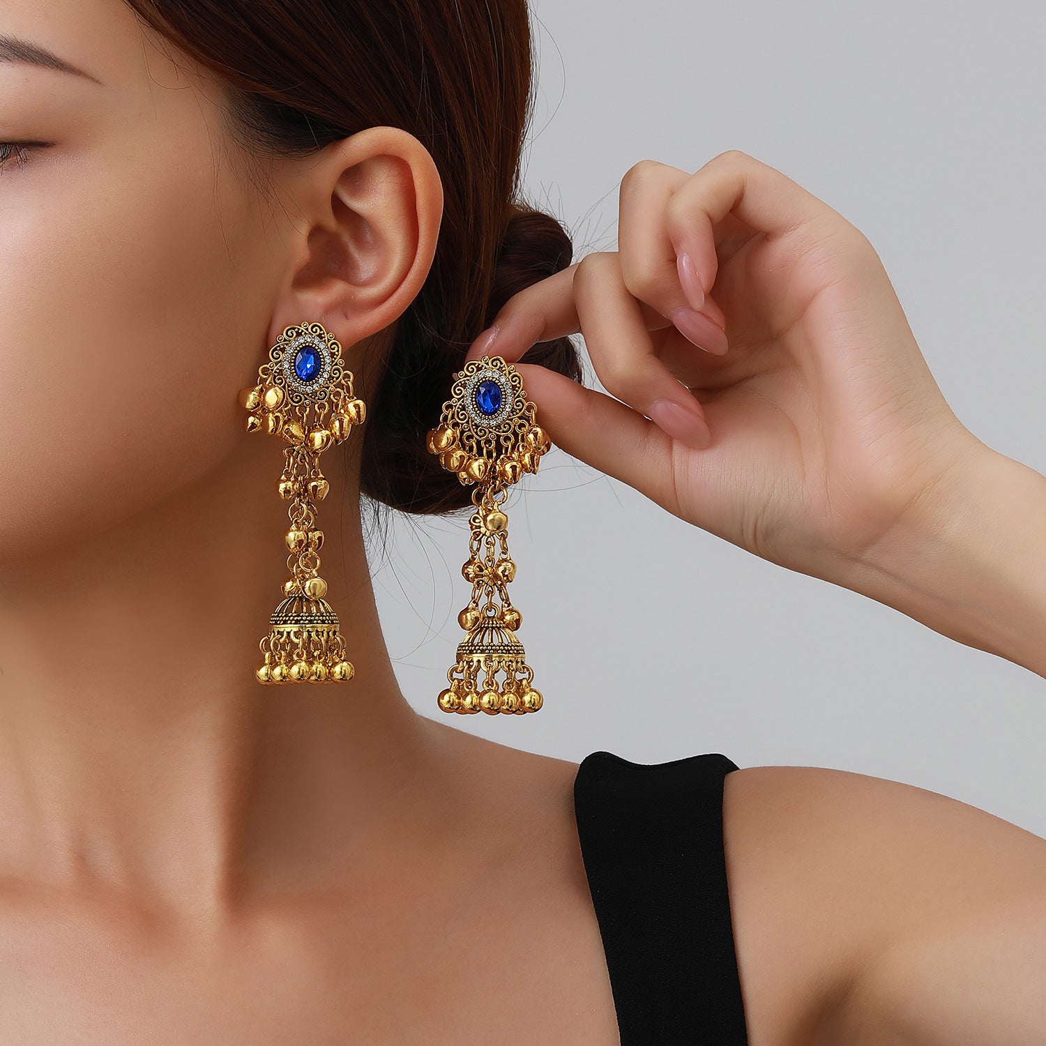 Wholesale Alloy Rhinestone Ethnic Vintage Tassel Bell Pendant Earrings For Women Fashion Jewelry Accessory Gift