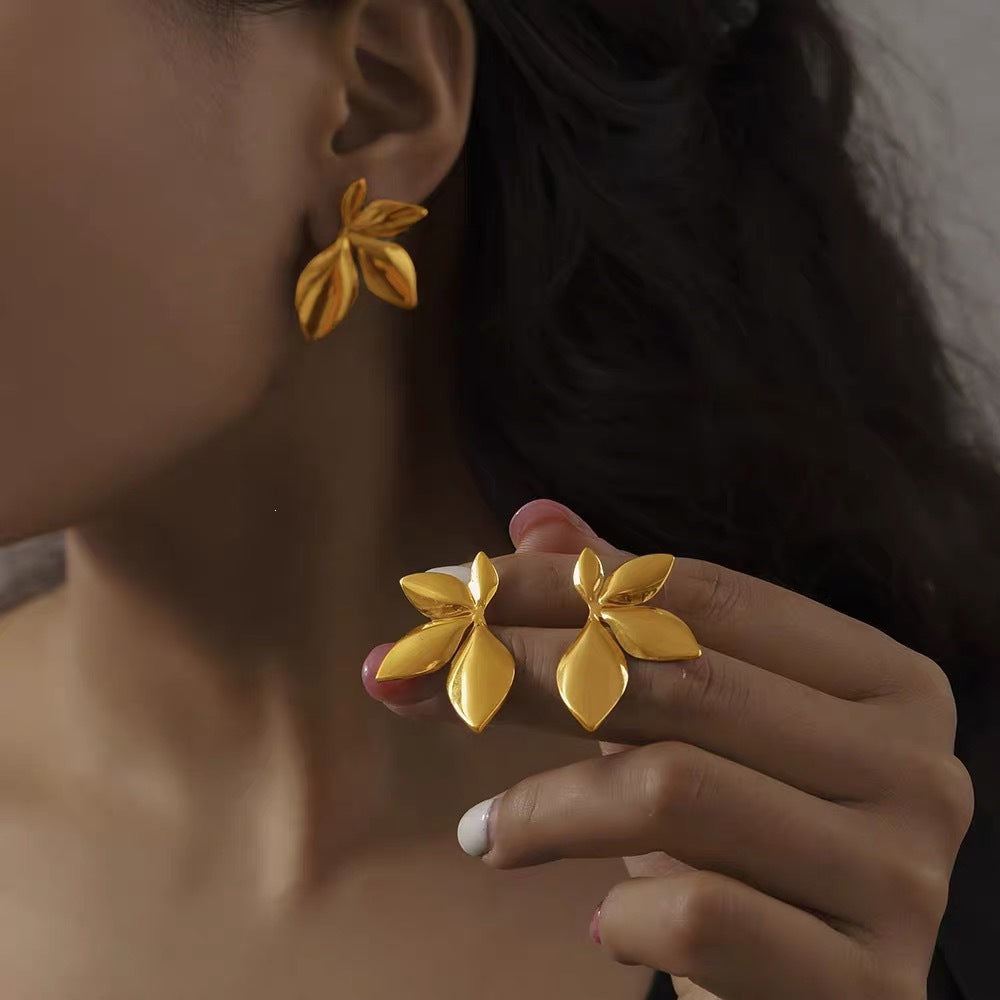 Wholesale Retro Flower and Leaf Metal Earrings,  Chic Fashion Accessory for Women