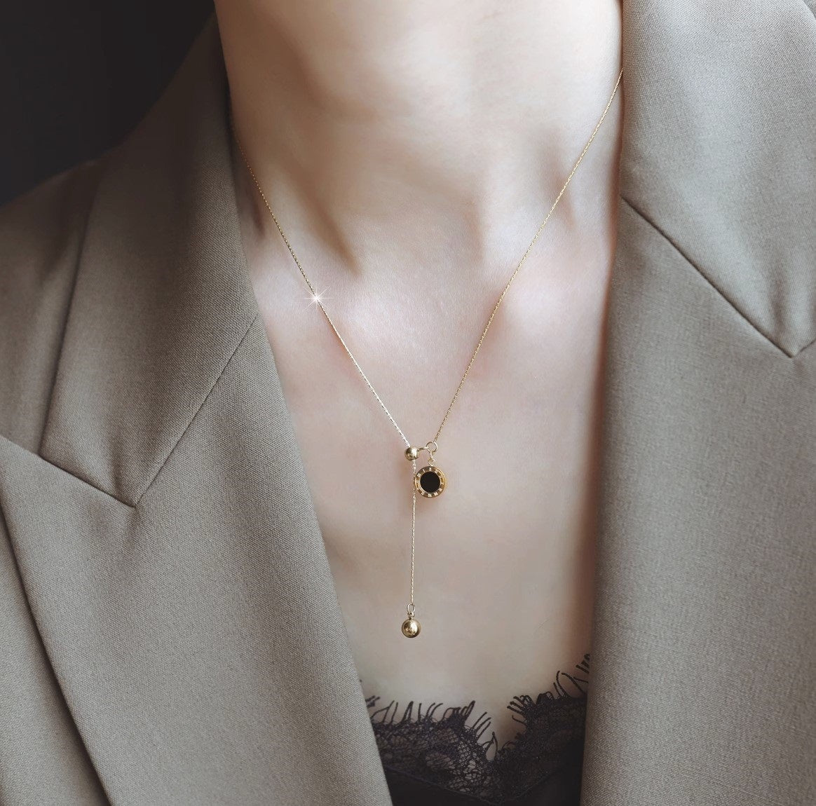 Wholesale Titanium steel black and white double-sided necklace