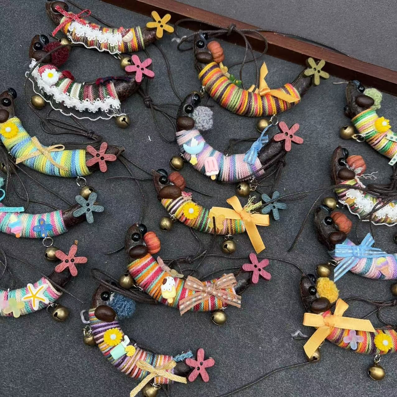 Wholesale Handmade Wood Dachshund Pendant Natural Style for Bag Car Decoration Fashion Accessory