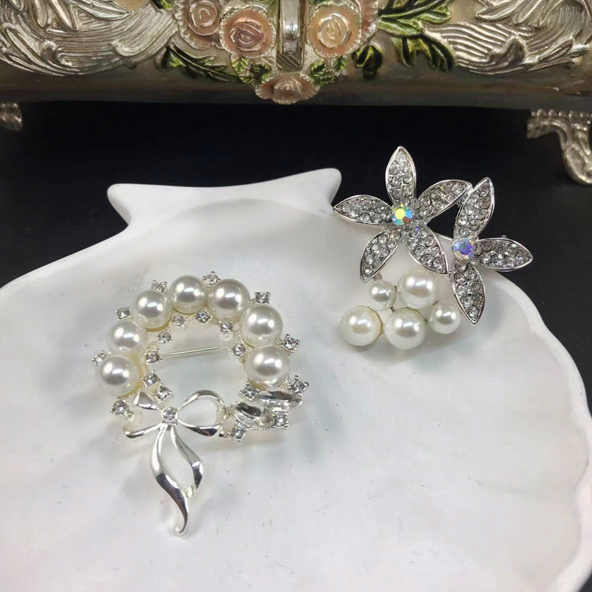 Wholesale Rhinestones Flower Bows  Brooches