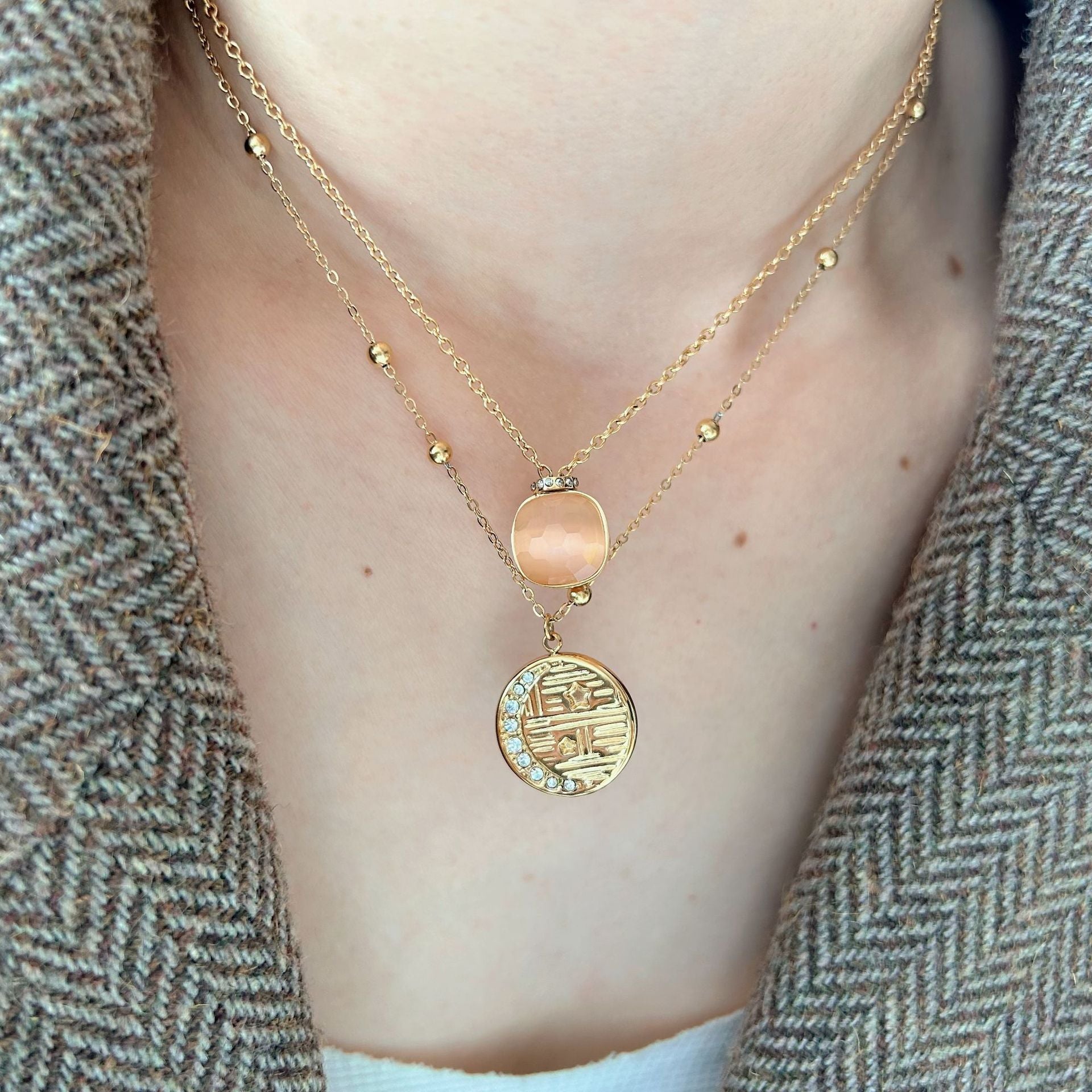 Wholesale  Natural Sun Stone Cut-out Pendant Stainless Steel Necklace