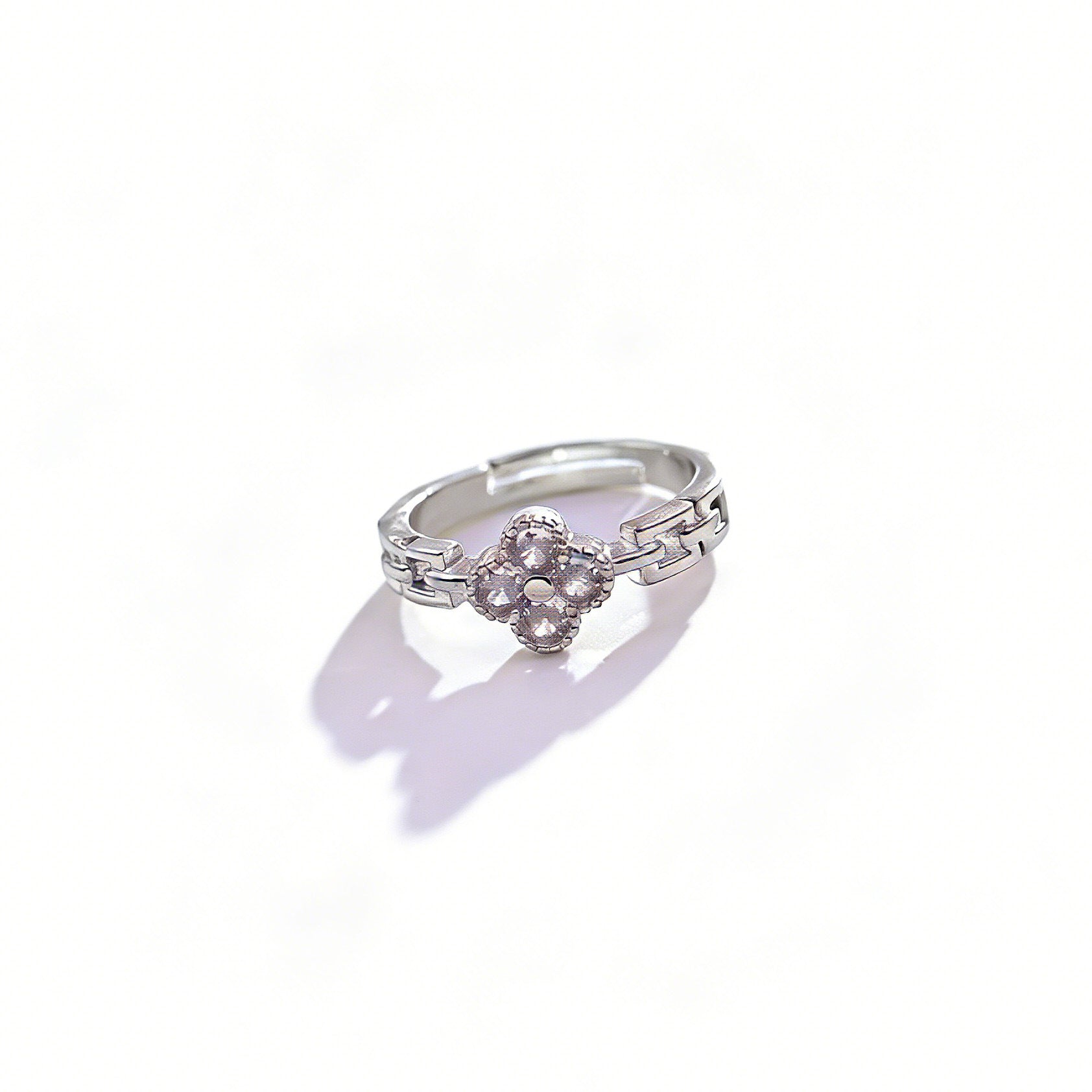 Wholesale Brass diamond-encrusted four-leaf clover ring