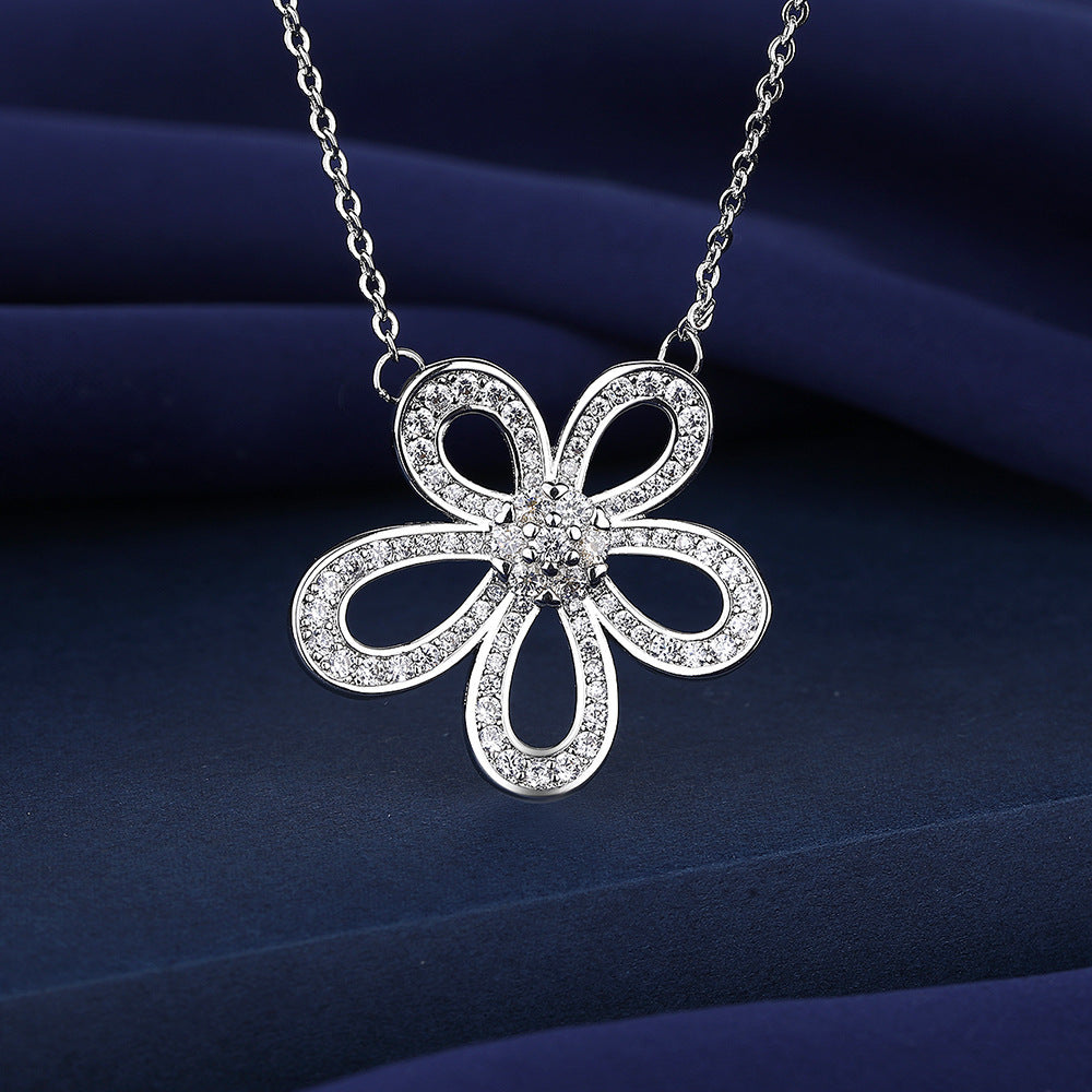 Wholesale five-petal flower three-piece set of luxury diamond ring necklace earrings