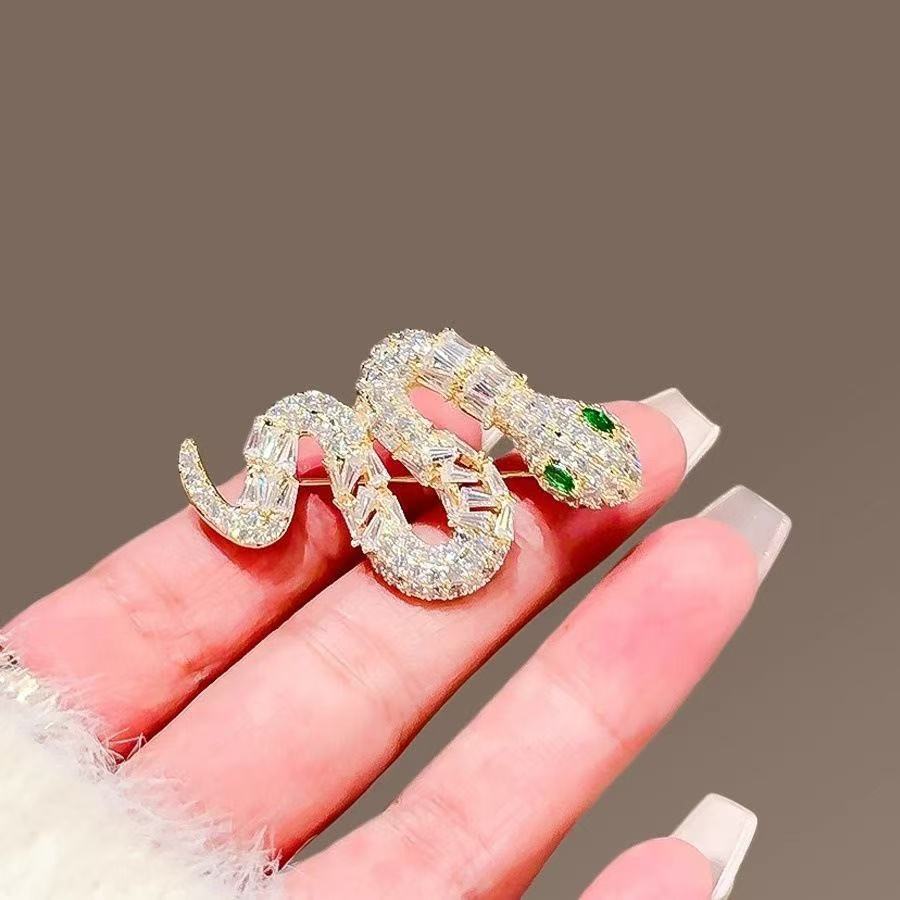 Wholesale  Luxury Green Eyes Snake Brooch