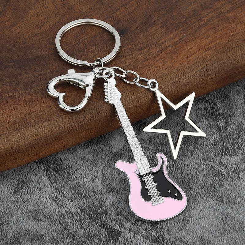 Wholesale Electroplating color-retaining oil-dripping guitar keychain