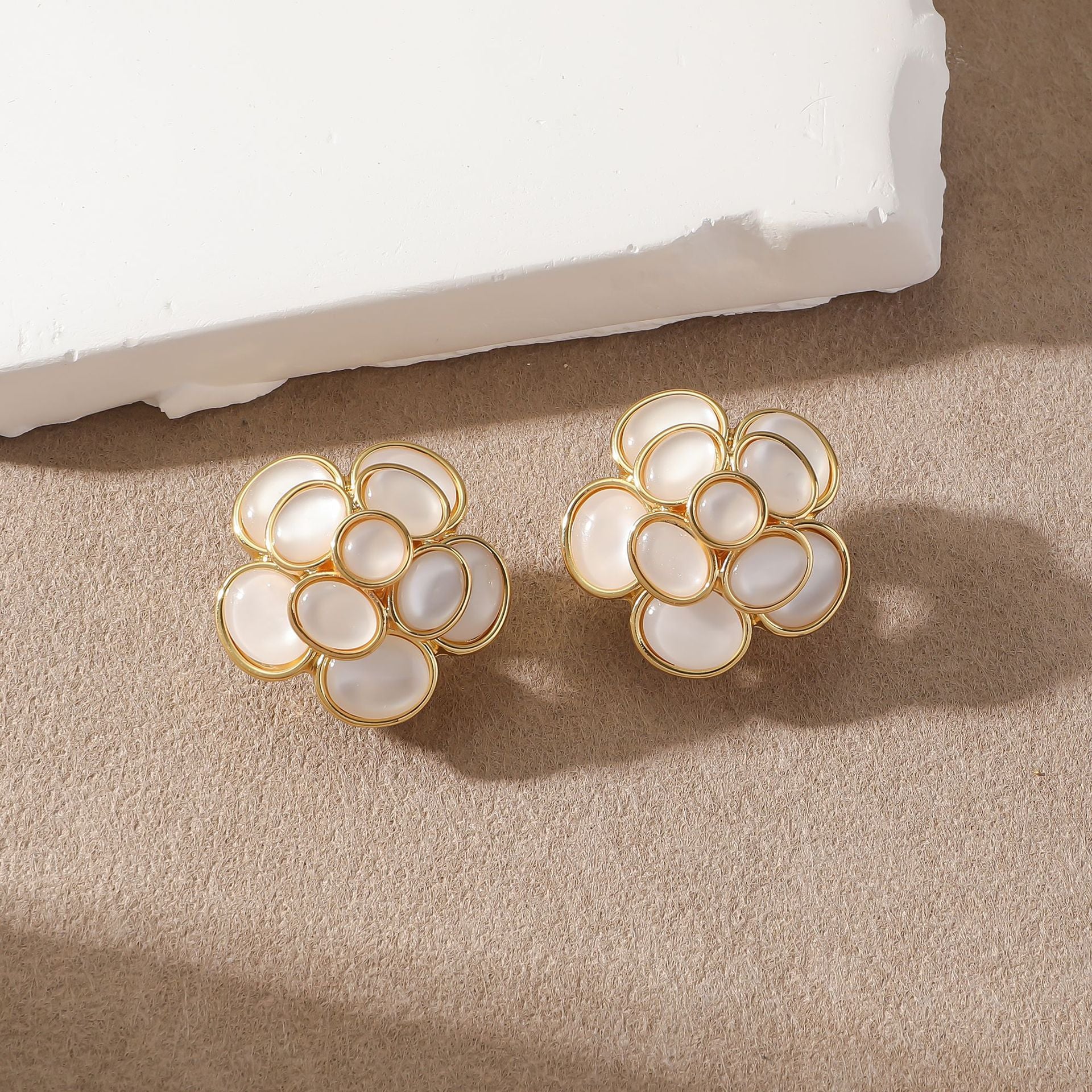 Wholesale Alloy Electroplated Flower Earrings Chic Camellia Design For Everyday Wear Gift Boutique Resale