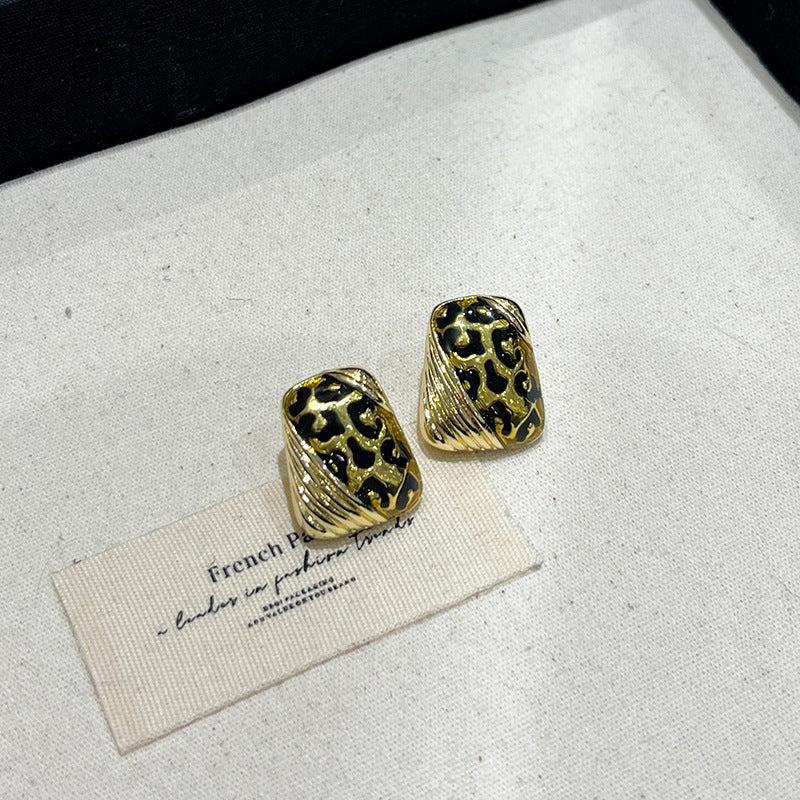 Wholesale Elegant Leopard Geometric Heart Earrings