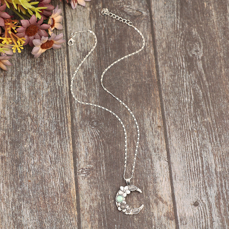 Wholesale Vintage style fashion crescent inlaid carved flower bohemian necklace