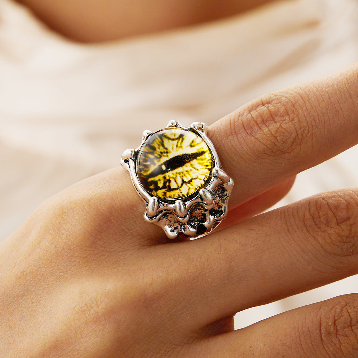 Wholesale Demon Claw Demon Eye Blue Ring