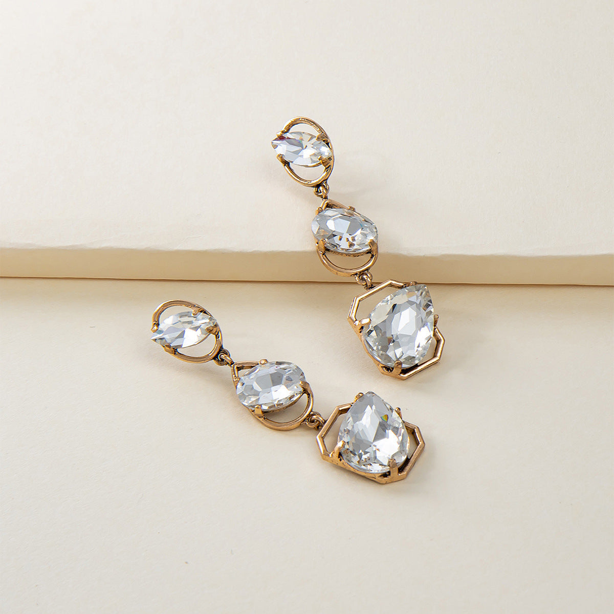 Wholesale Retro Rhinestone Drop Earrings for Women Fashion Accessory Gift