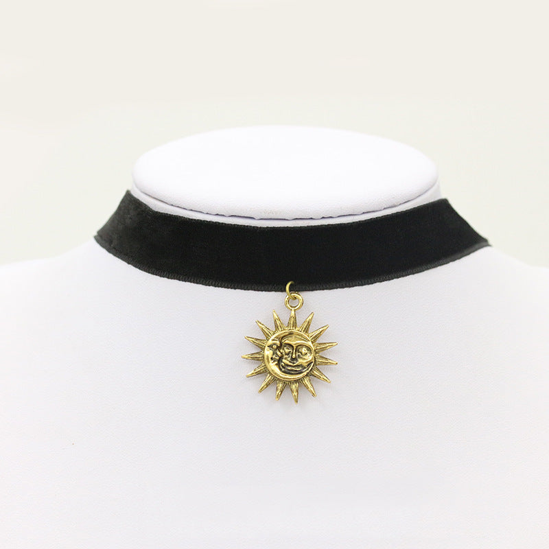 Wholesale Gothic Retro Flannel Choker with Flower Pendant - Vintage Lace Women' s Necklace - Stylish Boutique Jewelry