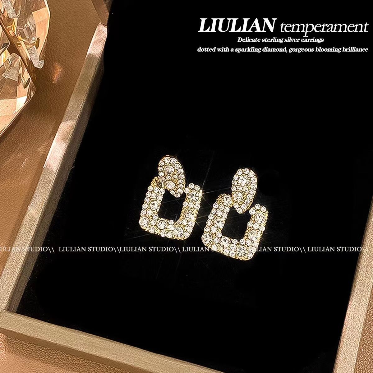 Wholesale Trendy Light Luxury Pearl Earrings Alloy Electroplated
