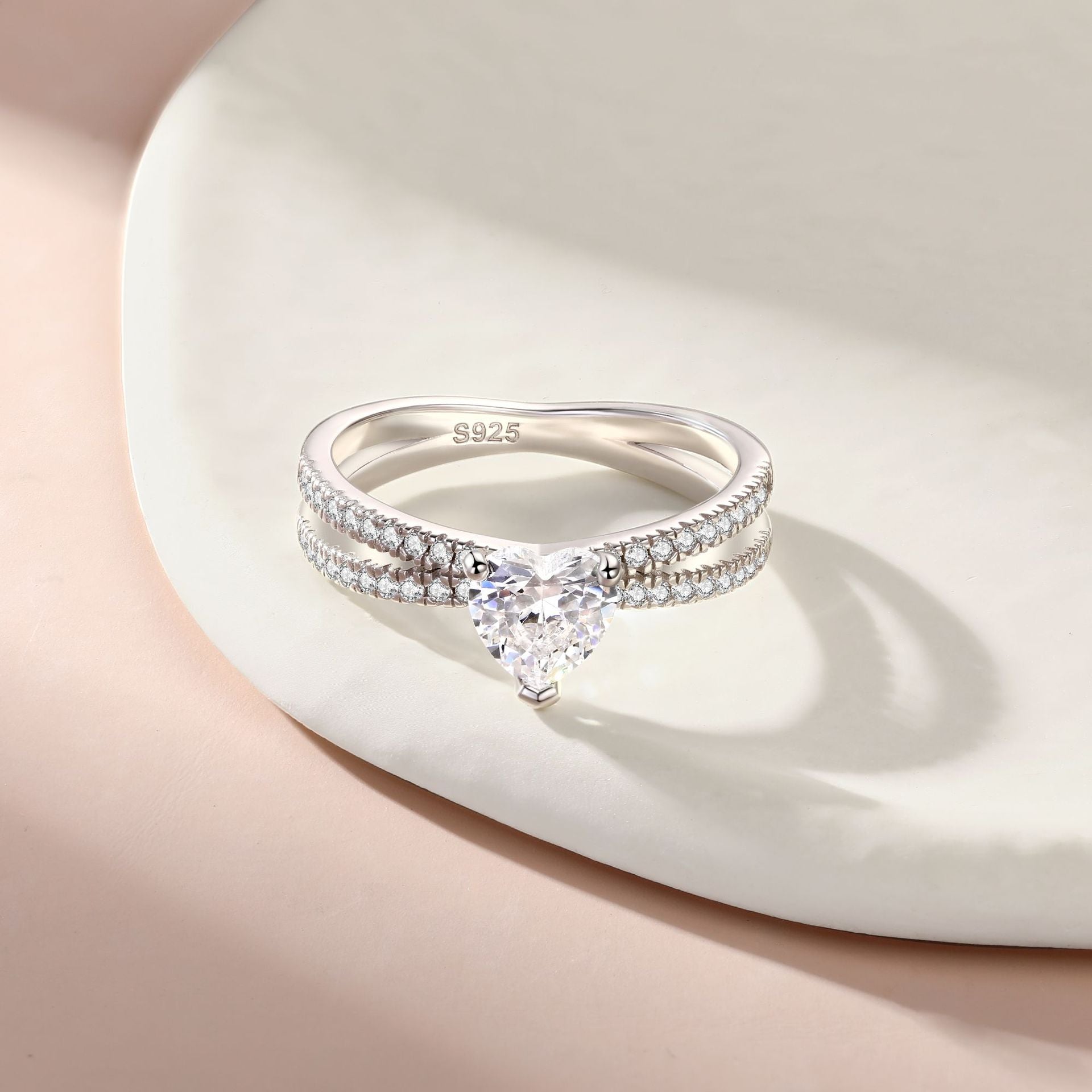 Wholesale  925 Sterling Silver Love Ring  Light Luxury Zircon Ring