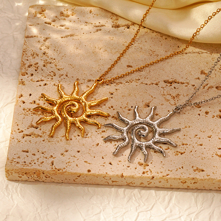 Wholesale Sunflower Necklace Hollow Gold Pendant Clavicle Chain Fashion Jewelry Accessory