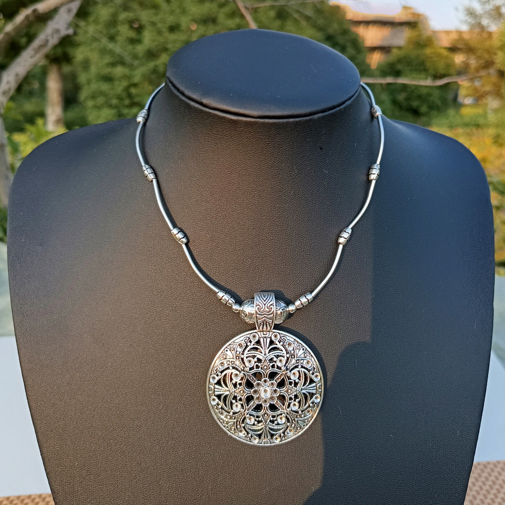 Wholesale Ethnic Style Alloy Pendant Necklace,  Geometric Clavicle Chain,  Boutique Jewelry Accessory