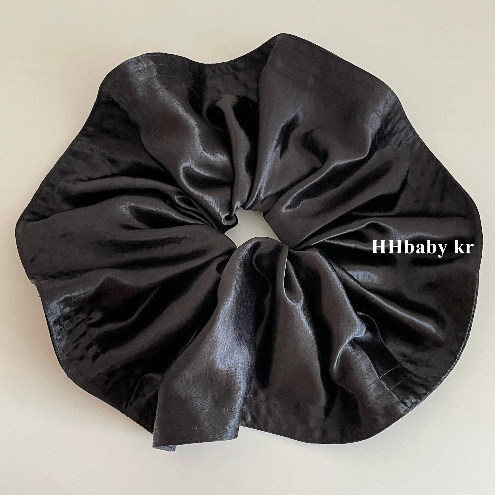 Wholesale Pearlescent satin luxury hair scrunchies