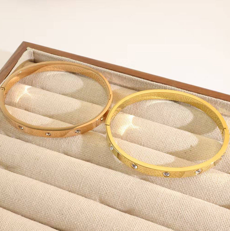 Wholesale Silver Titanium Steel Diamond Buckle Bracelet Fashion Accessory for Everyday Gift