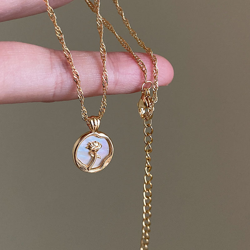 Wholesale Titanium Steel No fading retro golden rose fritillary necklace