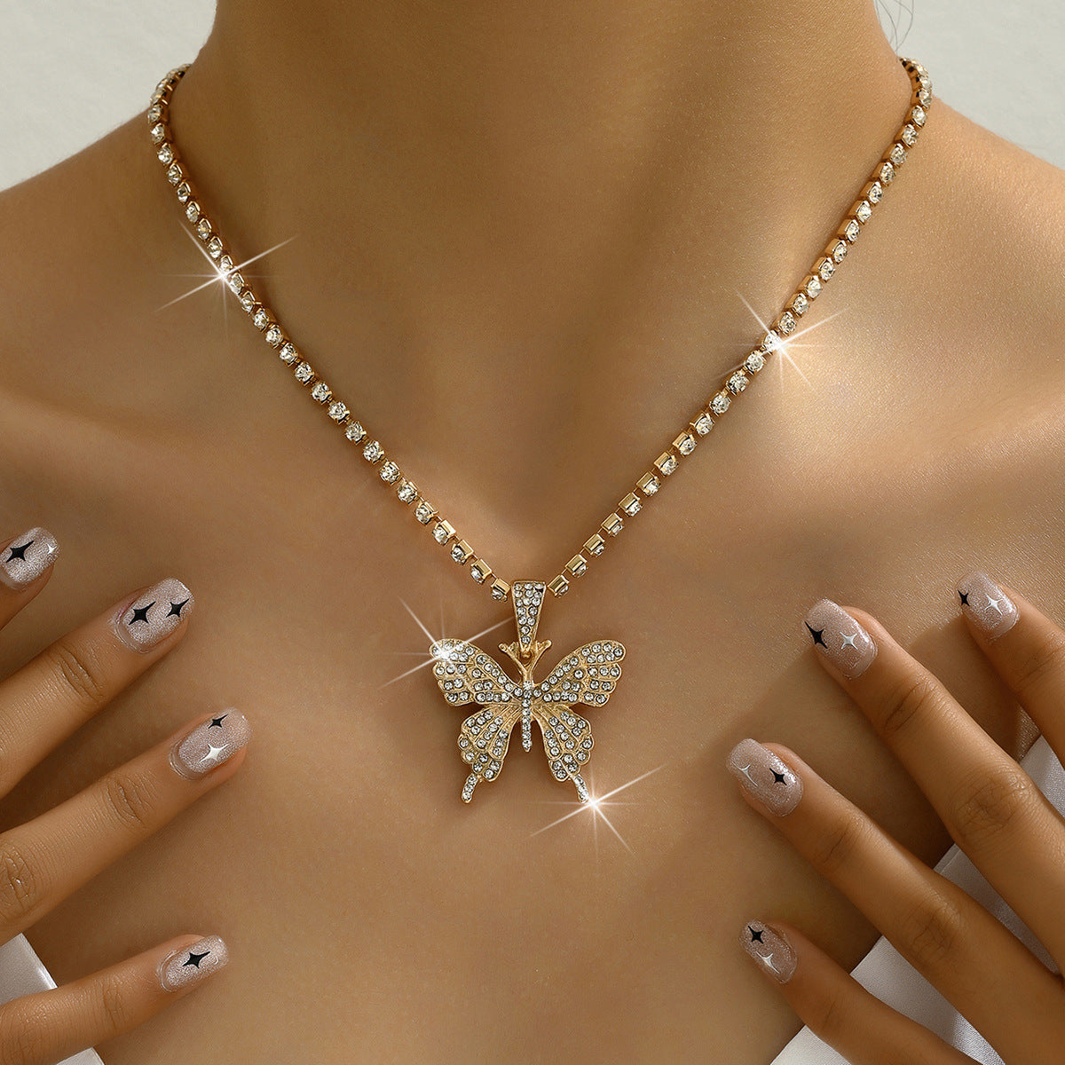 Wholesale Gold-Tone Rhinestone Butterfly Pendant Two-Layer Necklace for Women Trendy Fashion Accessory