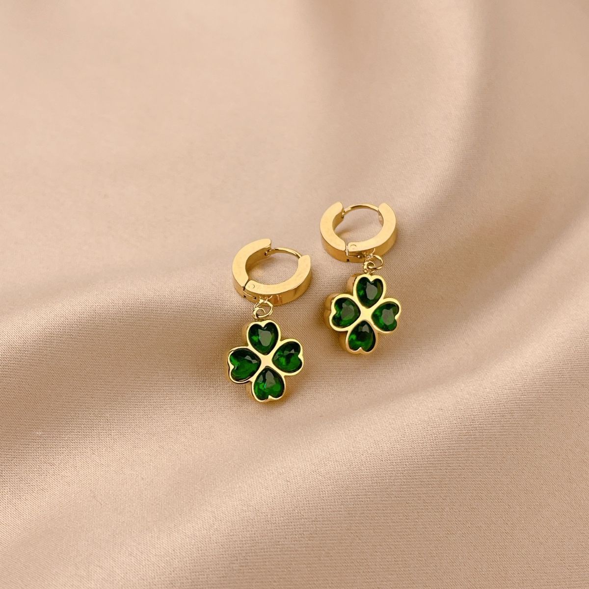 Wholesale Vintage Emerald Diamond Love Flower Earrings Four-leaf Clover Titanium Steel Earrings ACC-ES-BTB001