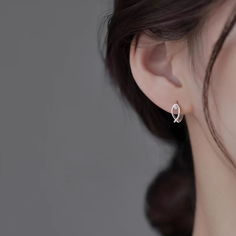 Wholesale S925 Sterling Silver Cat  Hollow Earrings