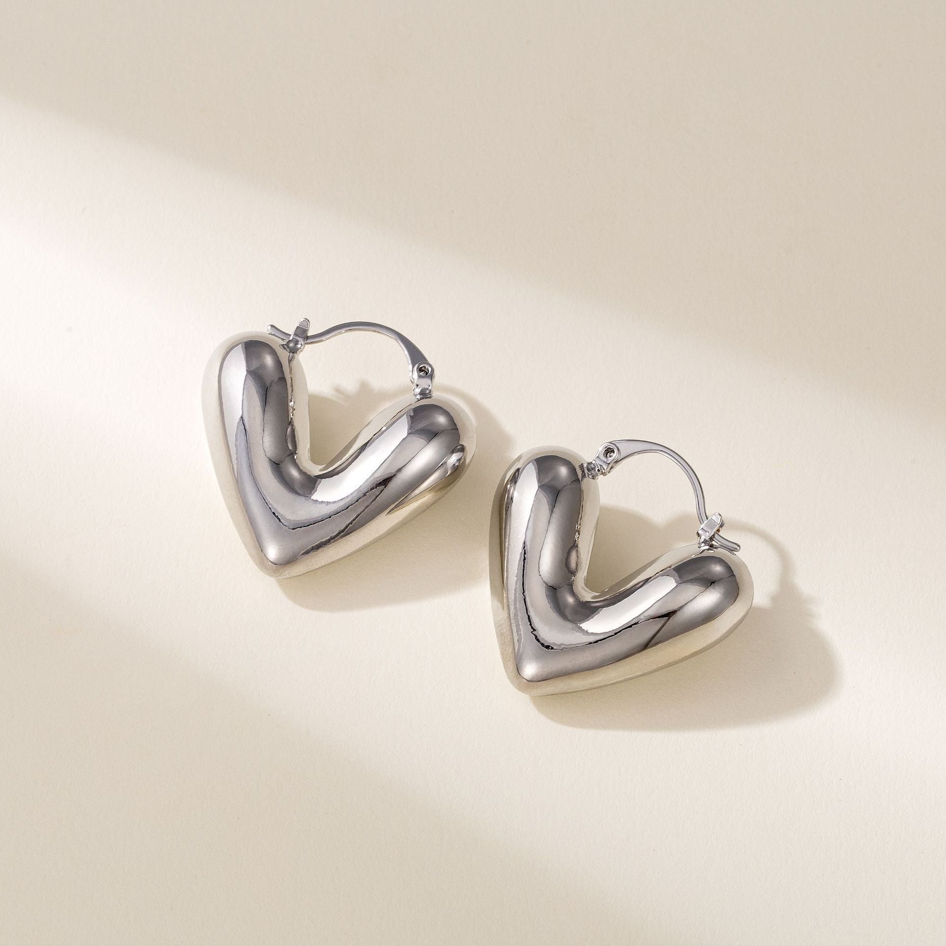 Wholesale copper plated gold inlaid zircon love earrings