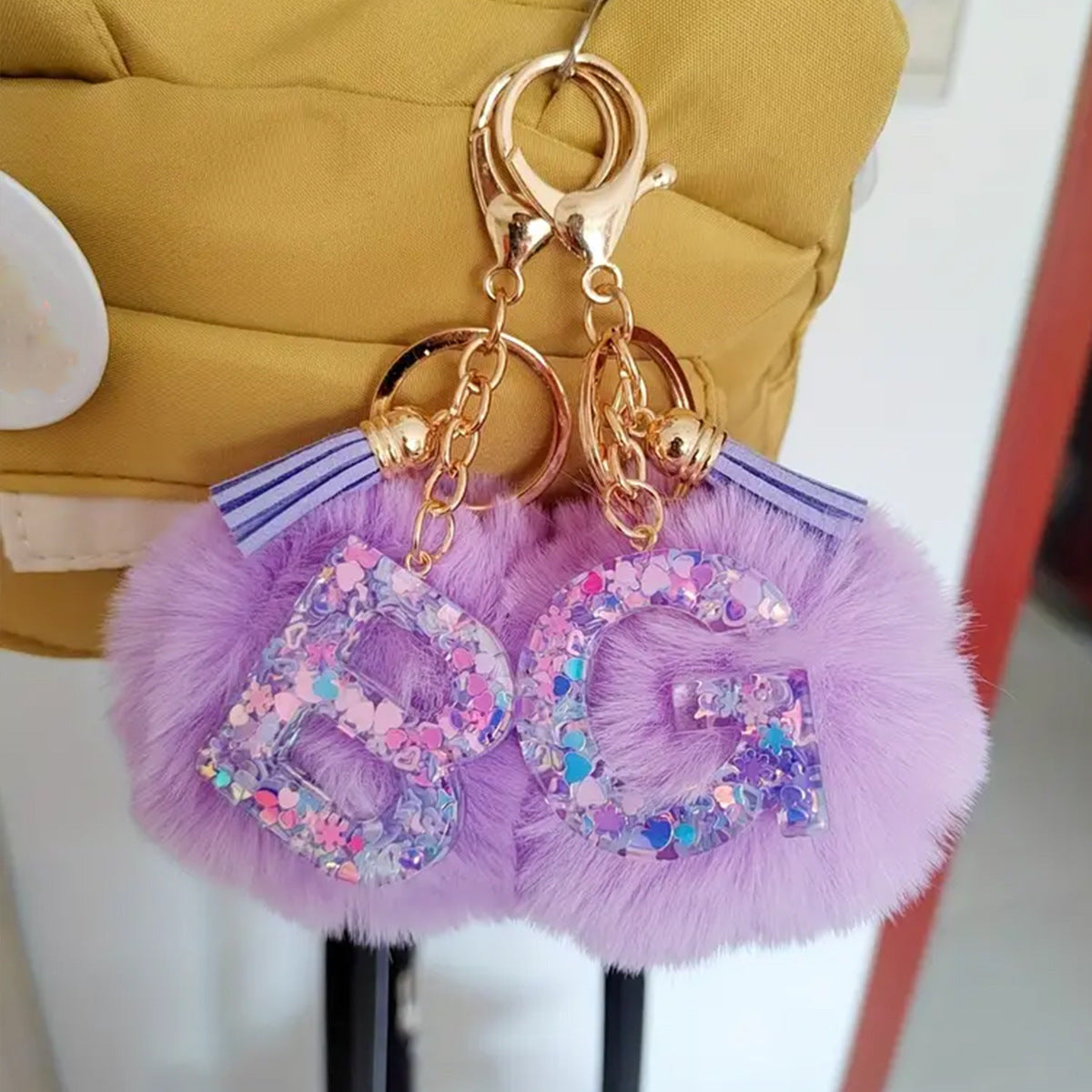 Wholesale Cute resin pom-pom 26 letter keychain