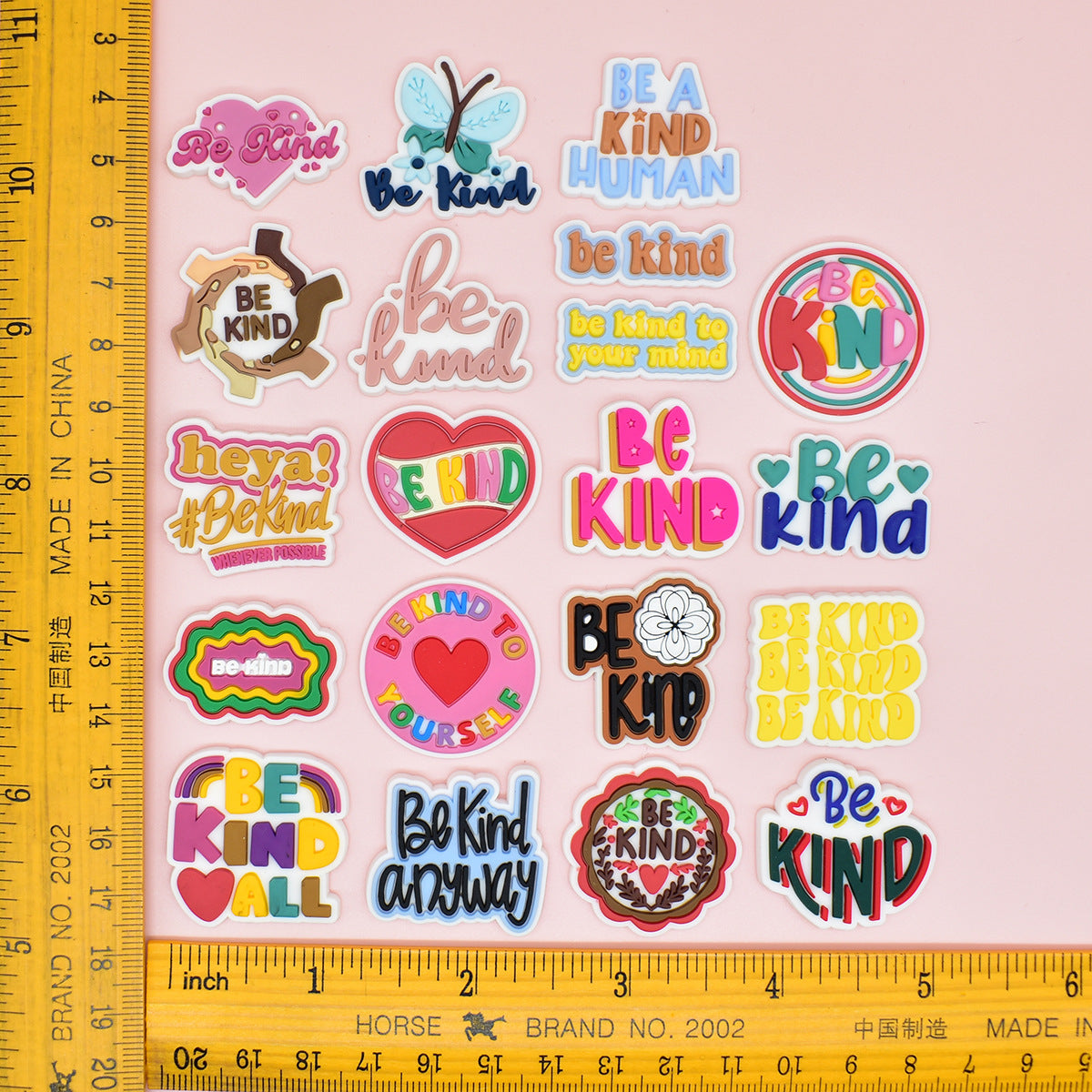 Wholesale Random 100pcs Cartoon Letter PVC Soft Rubber Shoe Buckle Decoration ACC-SC-RYY064