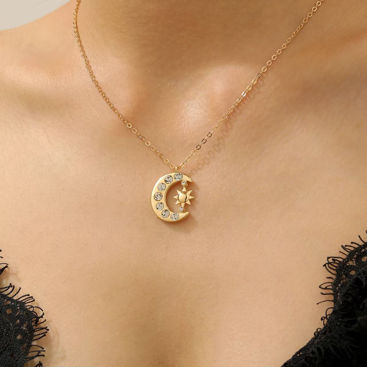 Wholesale Moon Sun Pendant Necklace Gold Silver Layered Chain Boutique Resale Fashion Accessory
