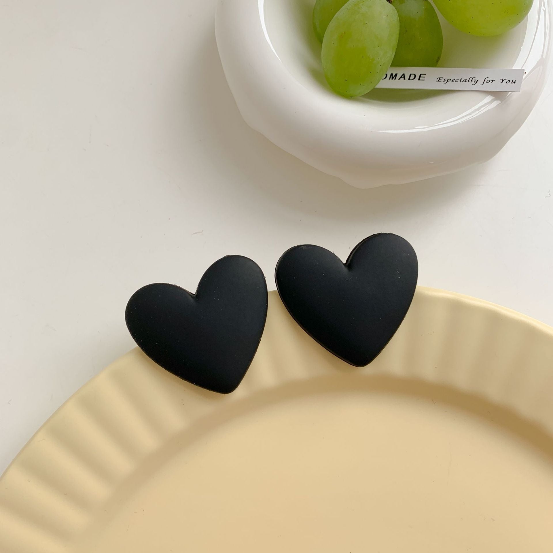 Wholesale spray painted candy color heart shaped acrylic earrings